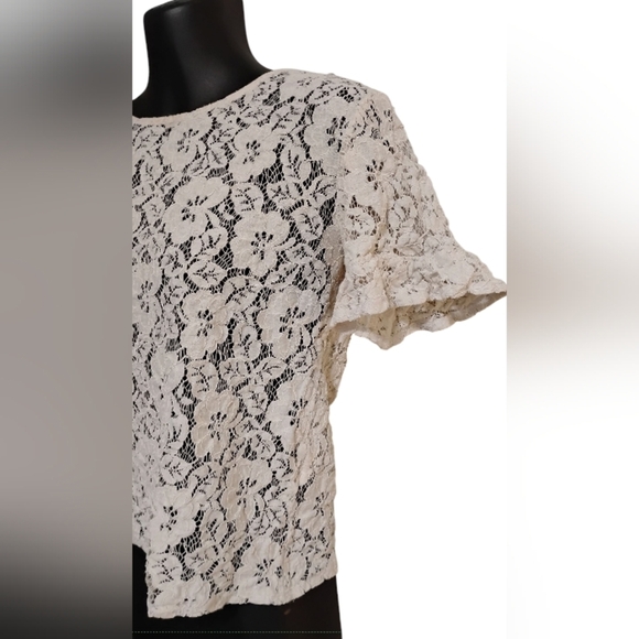 Cream Floral Lace Short Sleeve Blouse Back Keyhole Closure | Size 4 - Picture 3 of 8